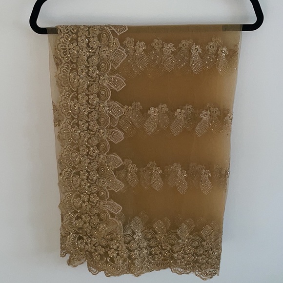 High-Low Style Indian Suit - Picture 7 of 10